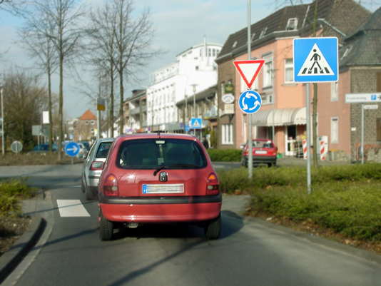 Kreisverkehr: Vorher nicht blinken